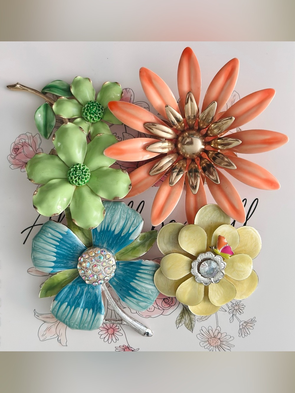 Vintage flower enamel brooch bundle